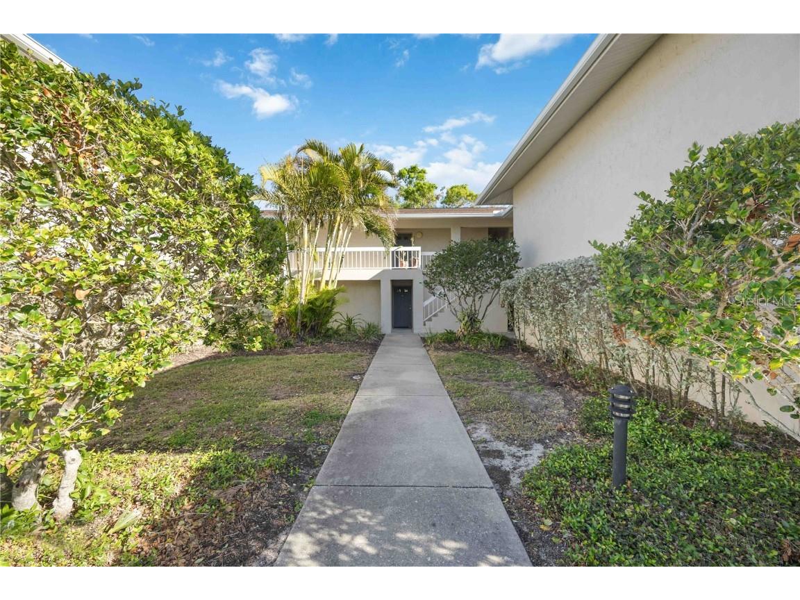 2121 Wood St #UNIT 221 Sarasota FL 34237 A4643876 image1