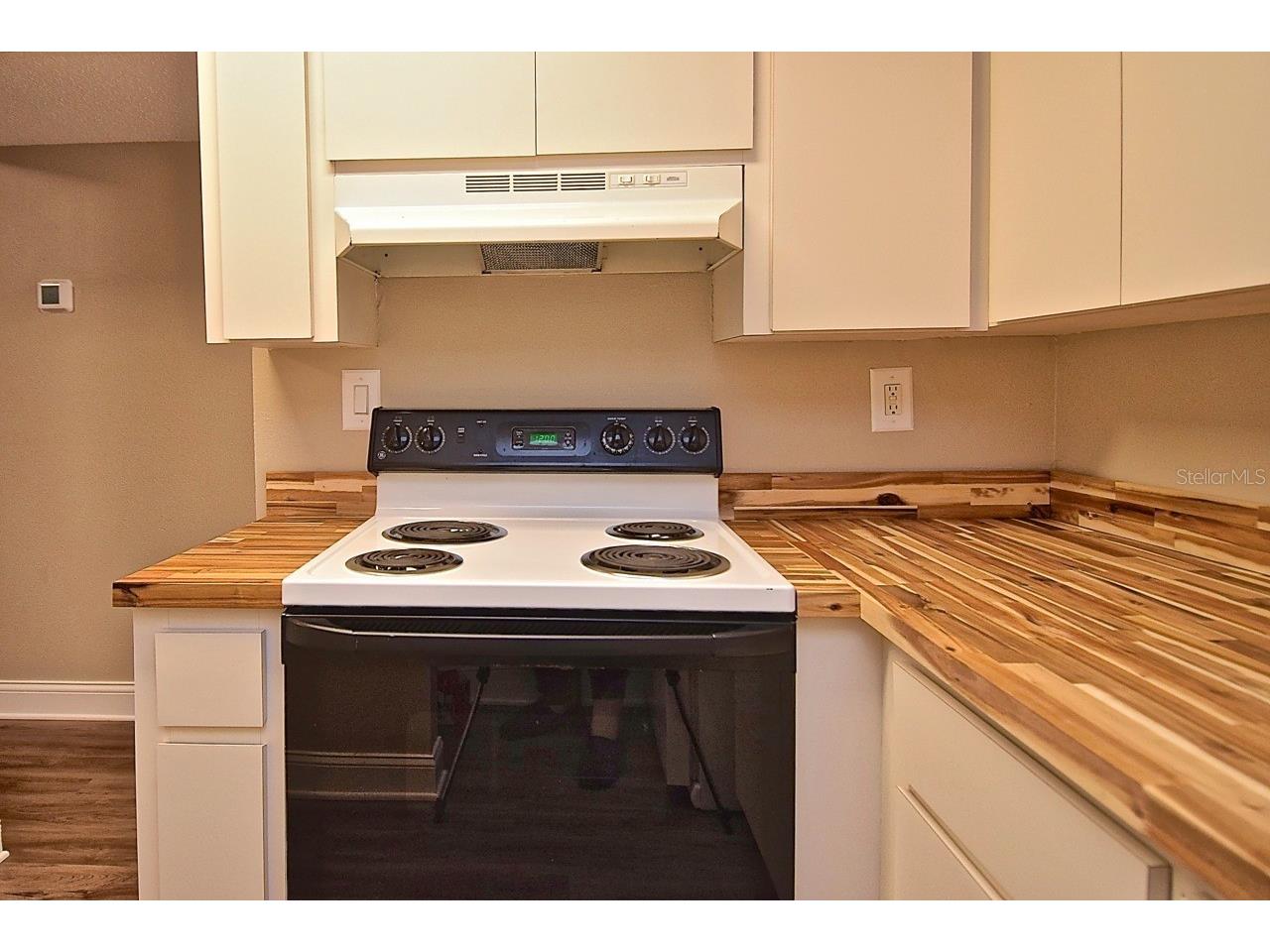 2121 Wood Street #201 Sarasota FL 34237 A4687914 image11