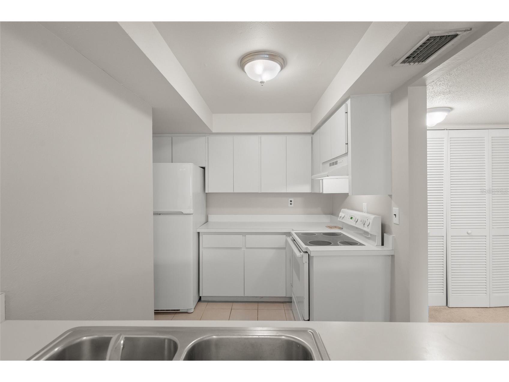 2121 Wood Street #A103 Sarasota FL 34237 A4688384 image7