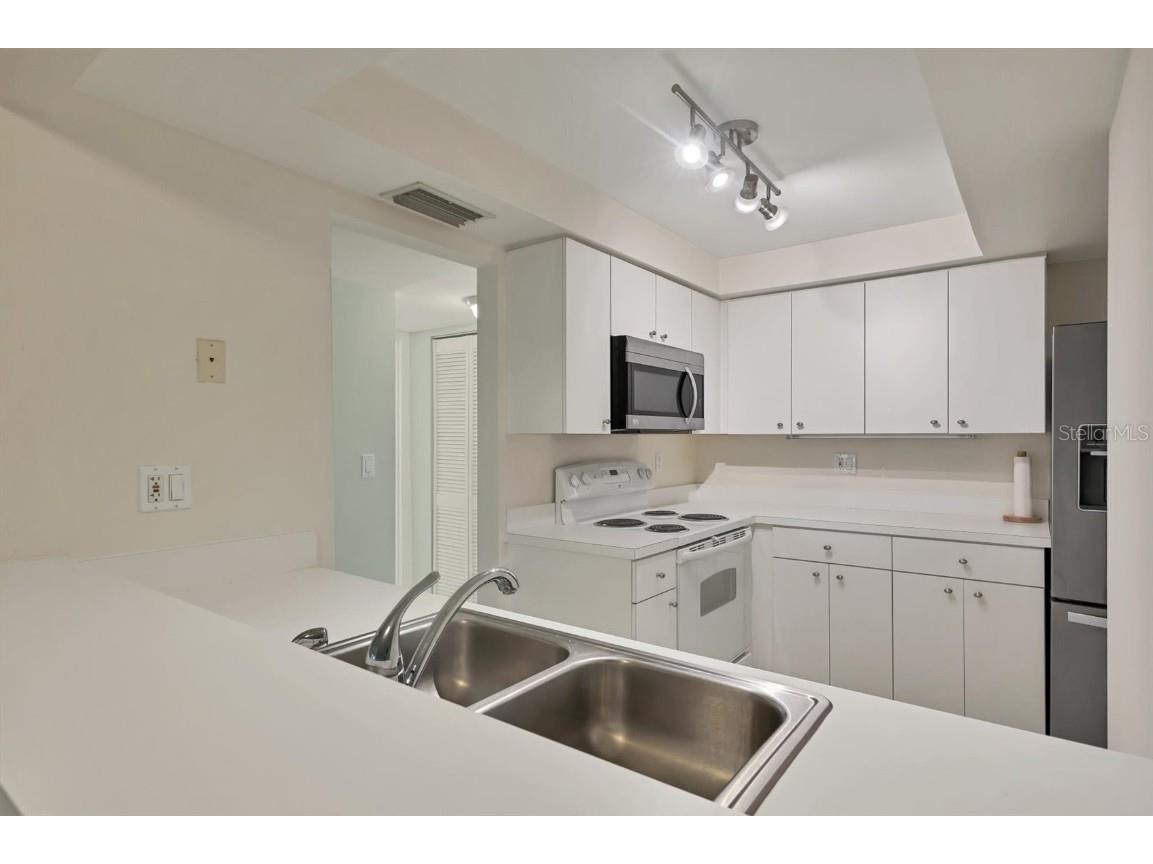 2121 Wood Street #C110 Sarasota FL 34237 A4673243 image10