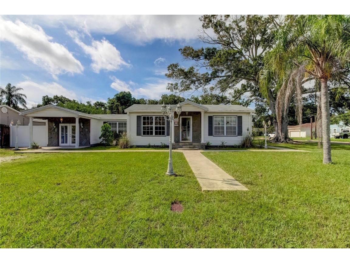 2122 52nd Avenue N Saint Petersburg FL 33714 TB8303386 image1