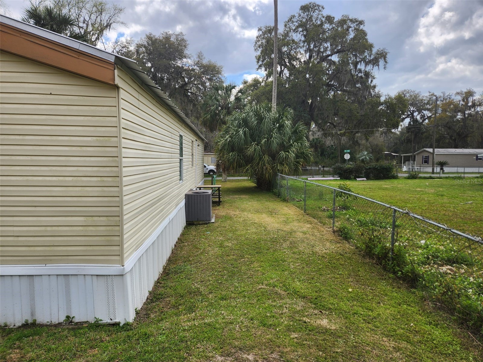 2122 Cr 426 Lake Panasoffkee FL 33538 OM718267 image3