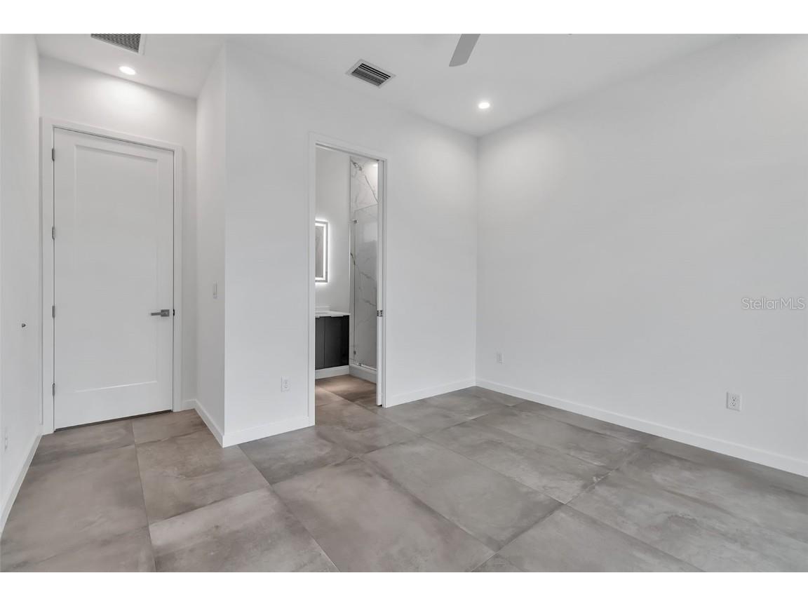 2124 Clematis Place Sarasota FL 34239 A4656371 image29