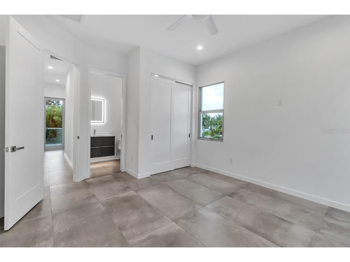 2124 Clematis Place Sarasota FL 34239 A4656371 image32