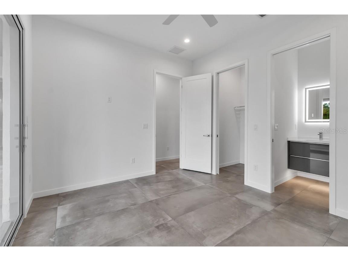 2124 Clematis Place Sarasota FL 34239 A4656371 image35