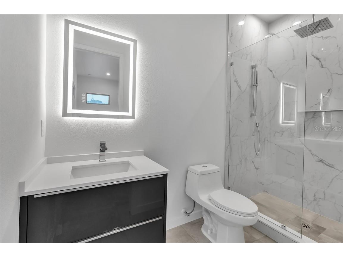 2124 Clematis Place Sarasota FL 34239 A4656371 image39