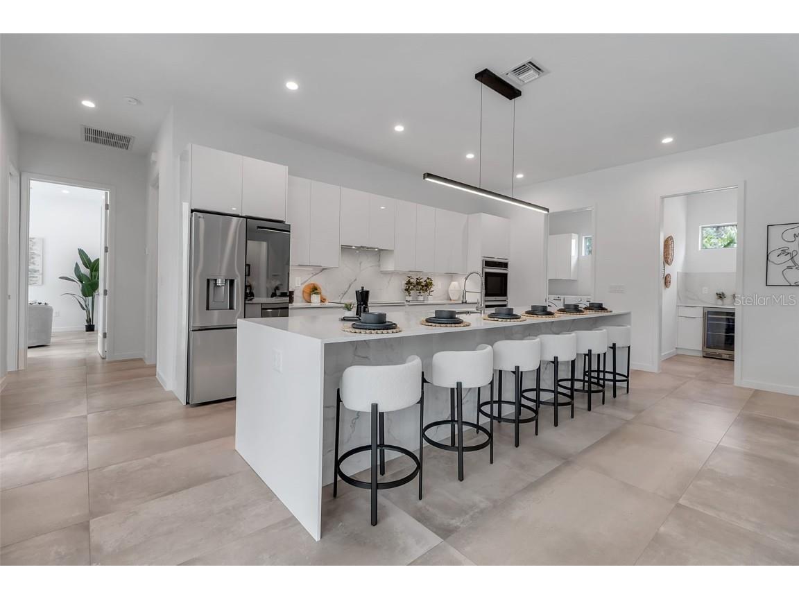 2124 Clematis Place Sarasota FL 34239 A4656371 image4