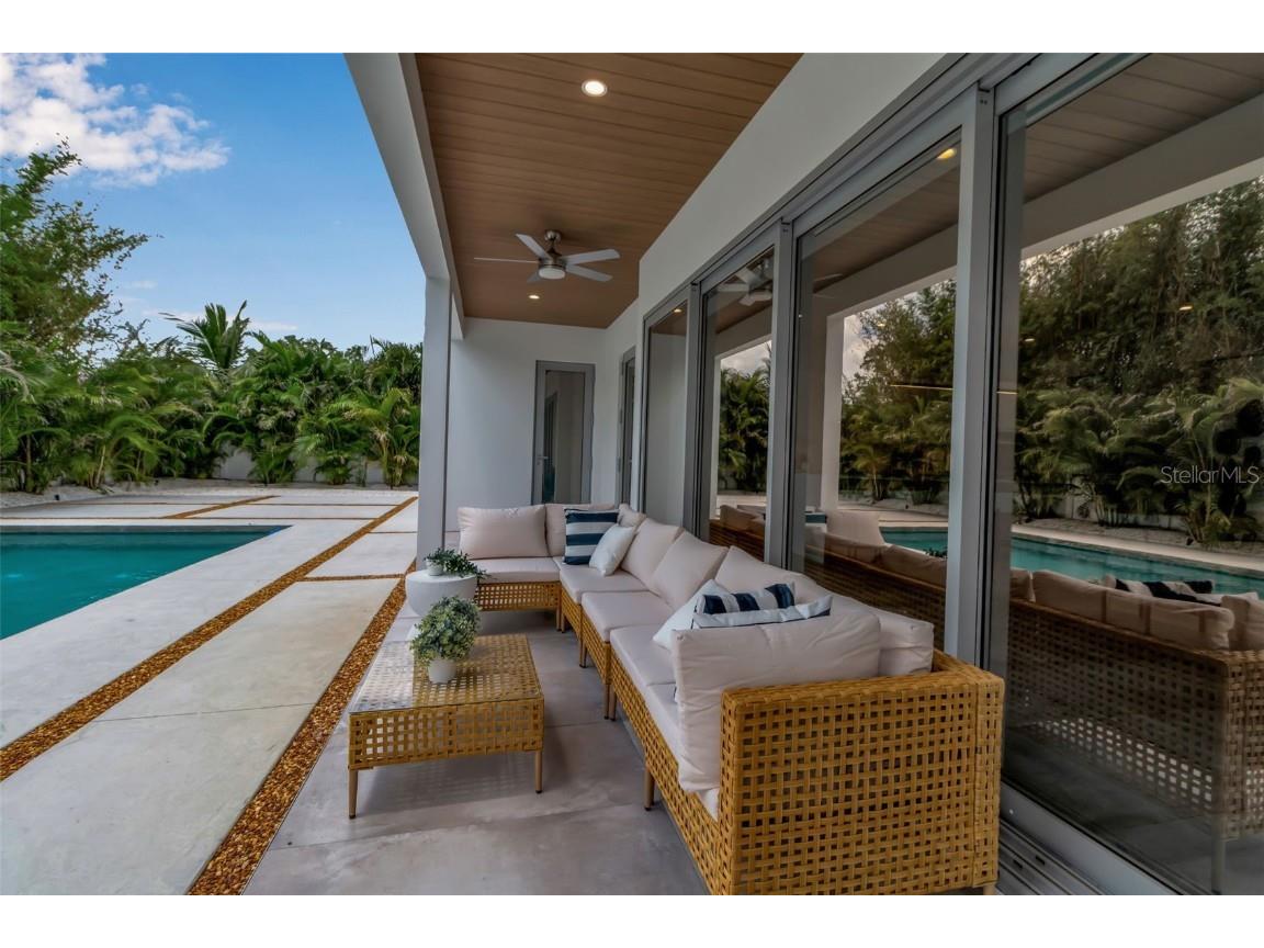 2124 Clematis Place Sarasota FL 34239 A4656371 image40