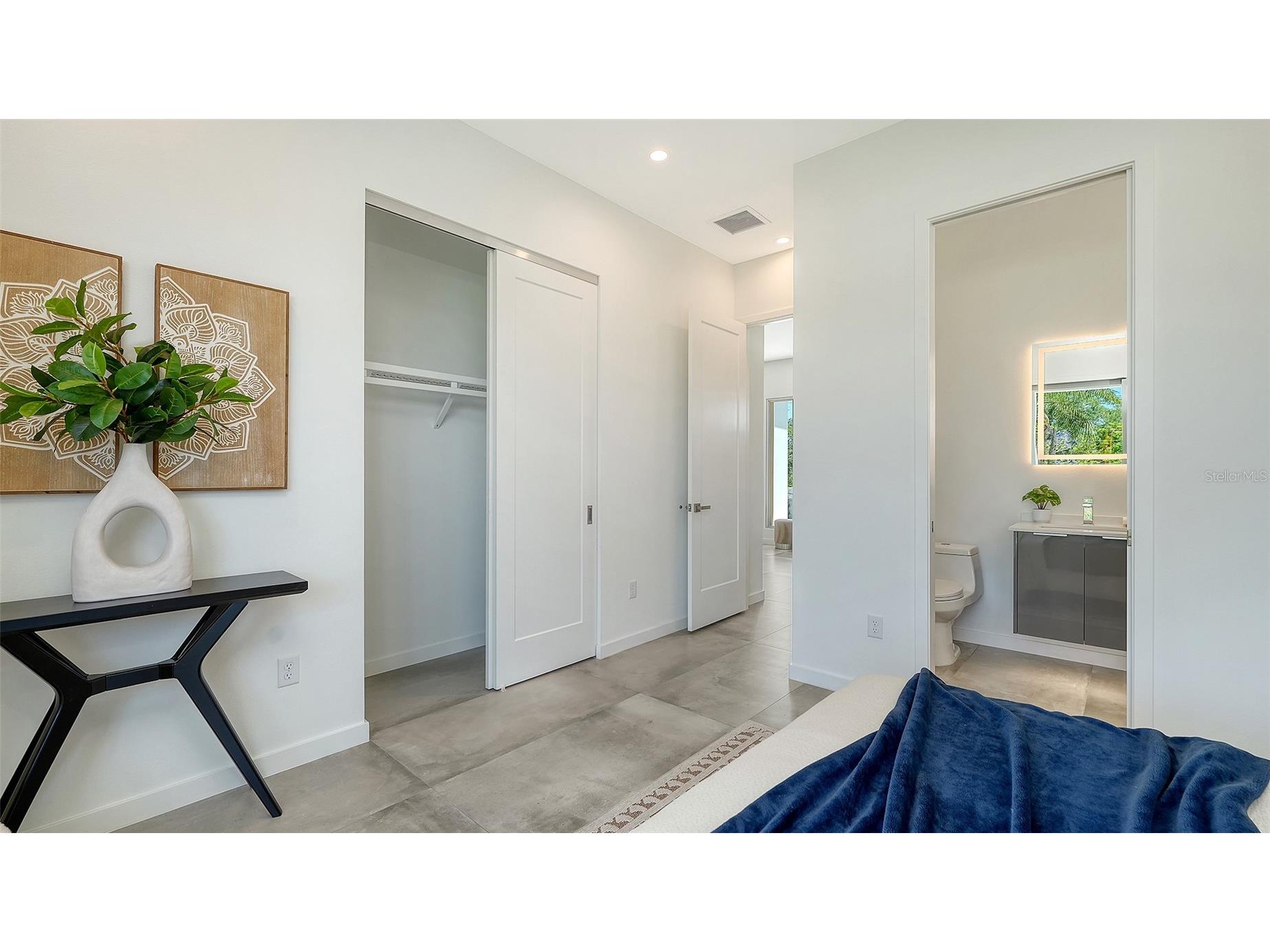 2124 Clematis Place Sarasota FL 34239 A4656371 image45