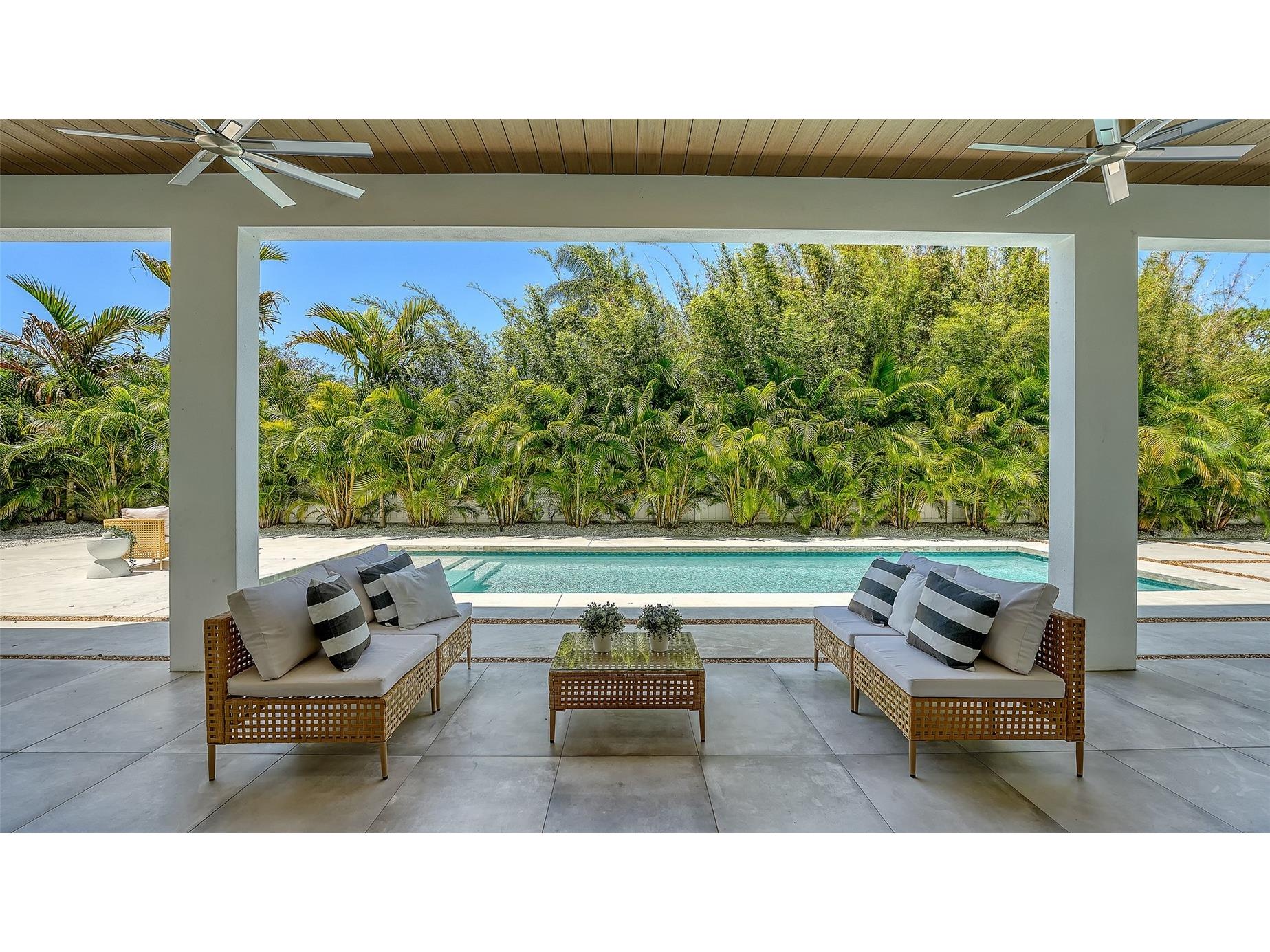 2124 Clematis Place Sarasota FL 34239 A4656371 image48