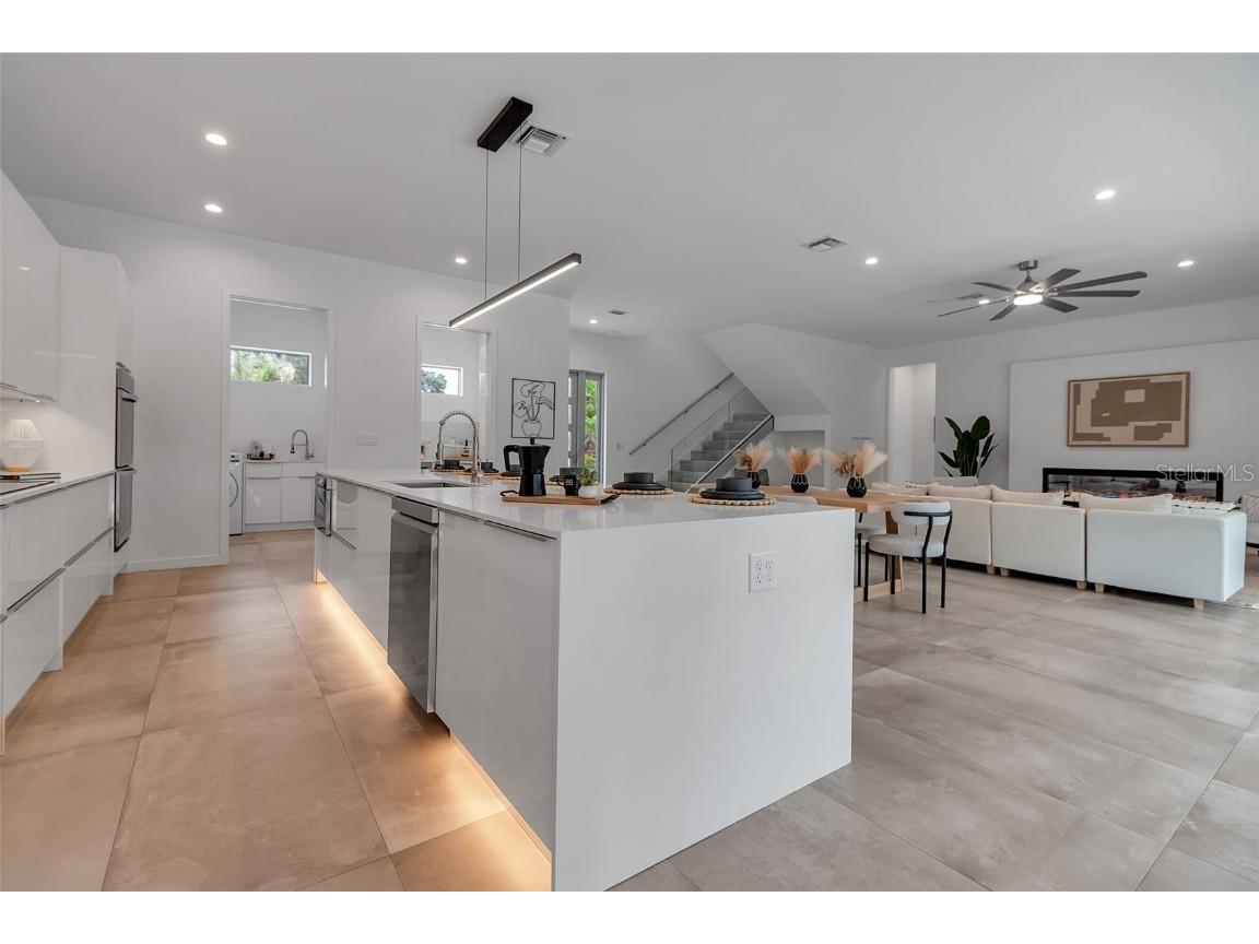 2124 Clematis Place Sarasota FL 34239 A4656371 image5