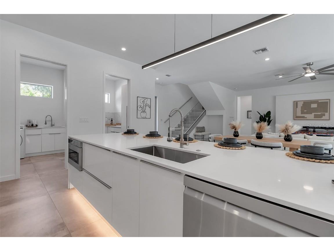 2124 Clematis Place Sarasota FL 34239 A4656371 image6