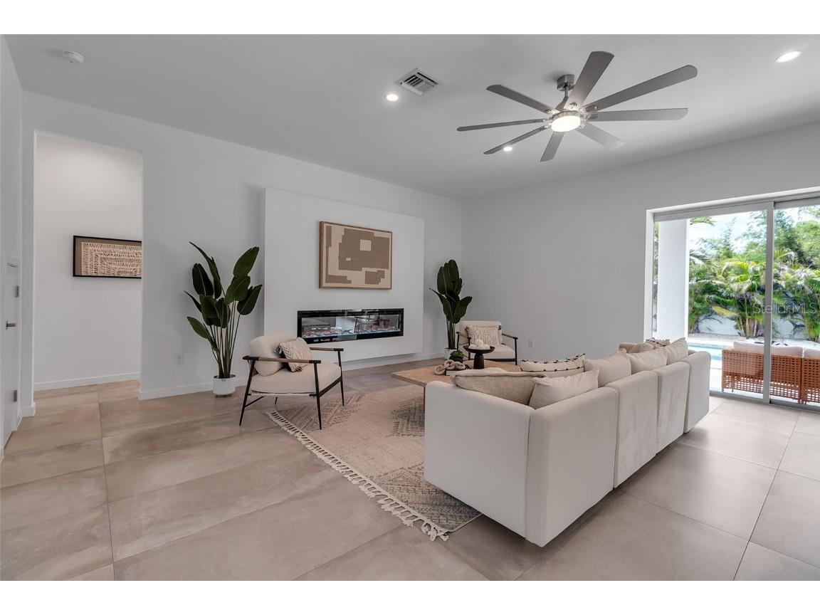 2124 Clematis Place Sarasota FL 34239 A4656371 image9