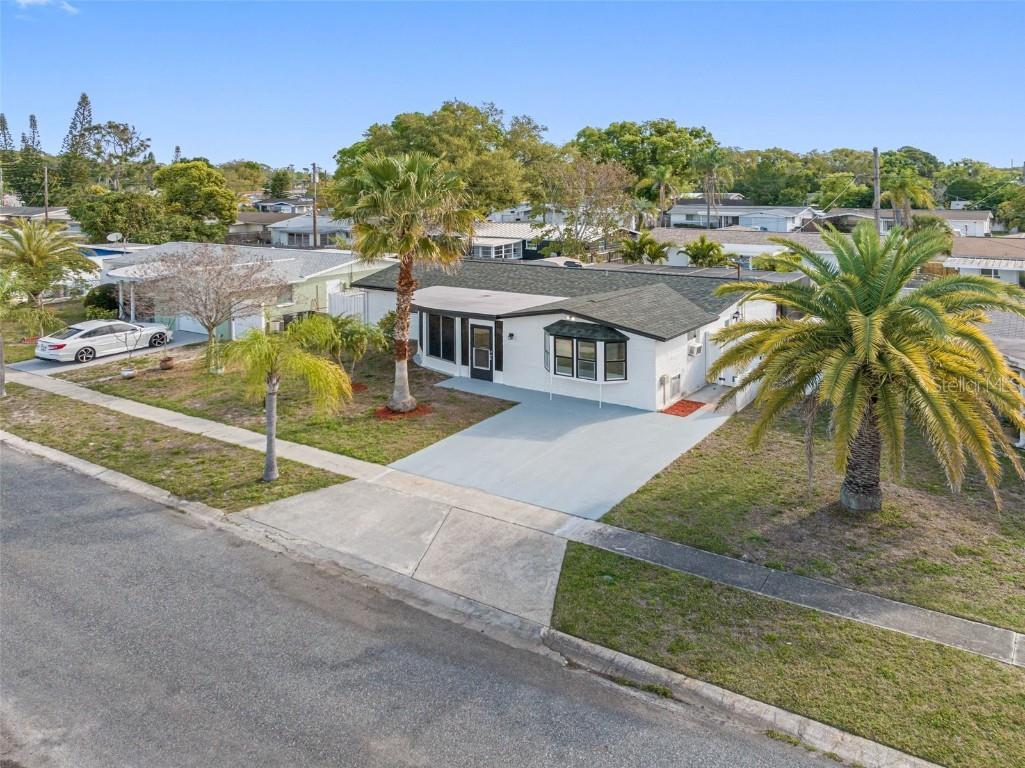 2124 Erin Drive Holiday FL 34690 T3511282 image1