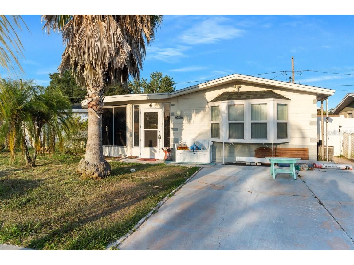 2124 Erin Drive Holiday FL 34690 W7854802 image1