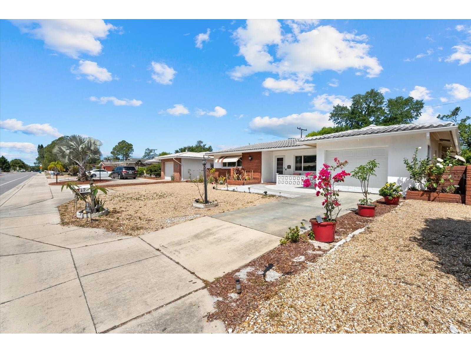 2124 Greenbriar Boulevard Clearwater FL 33763 TB8502677 image3
