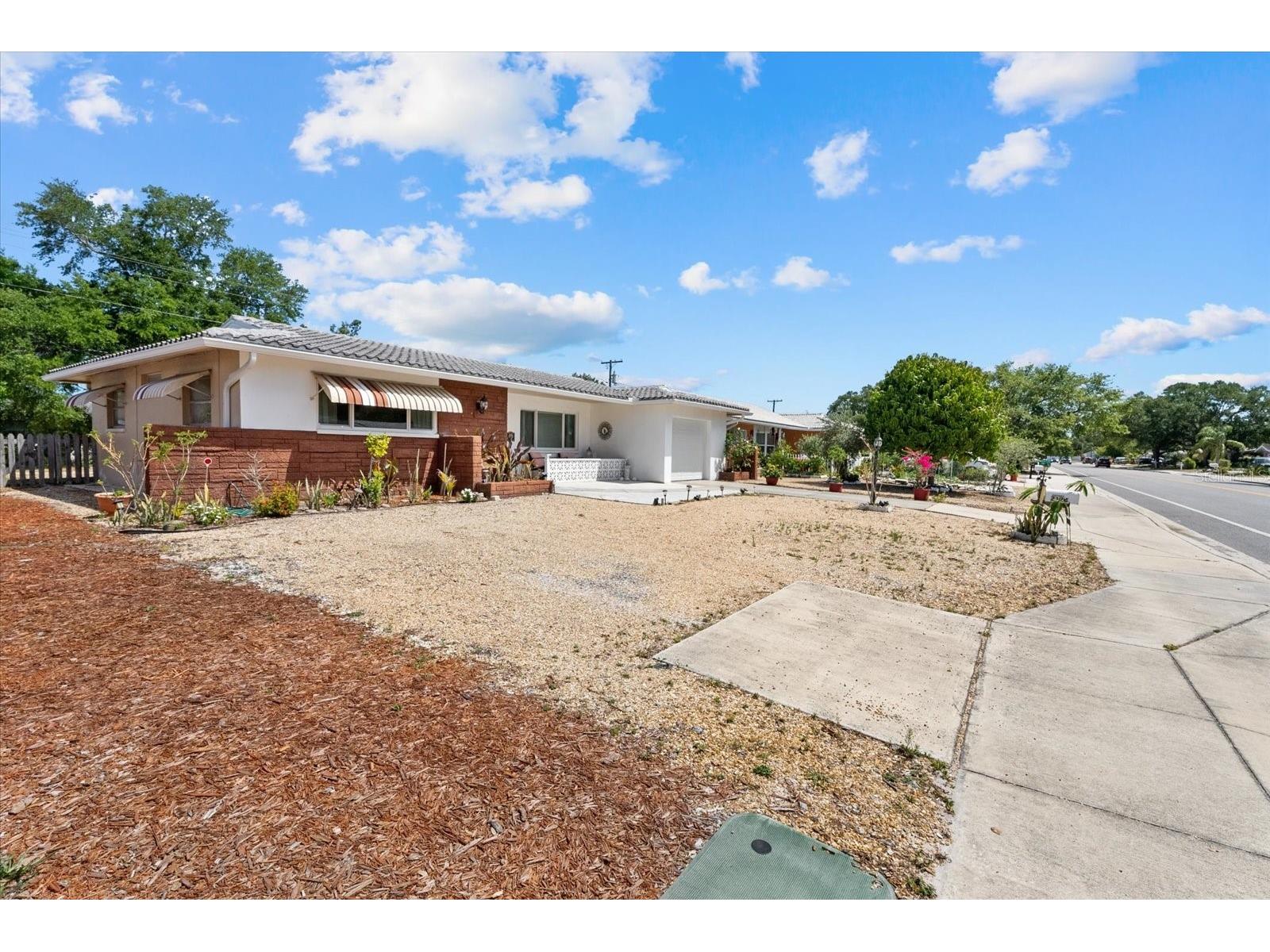 2124 Greenbriar Boulevard Clearwater FL 33763 TB8502677 image4