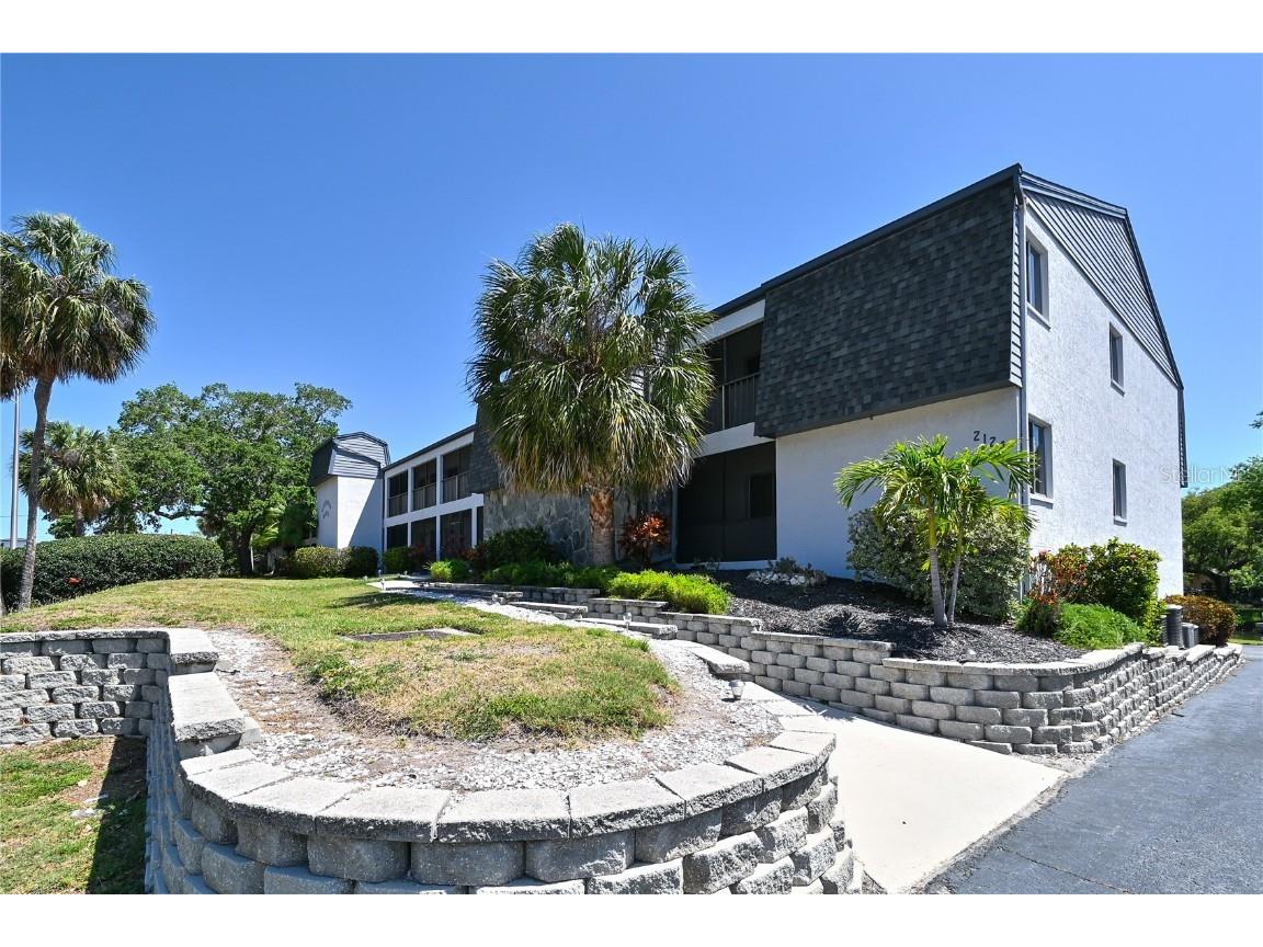 2124 N Tamiami Trail #108 Sarasota FL 34234 - WHITAKER BAYOU A4654466 image1