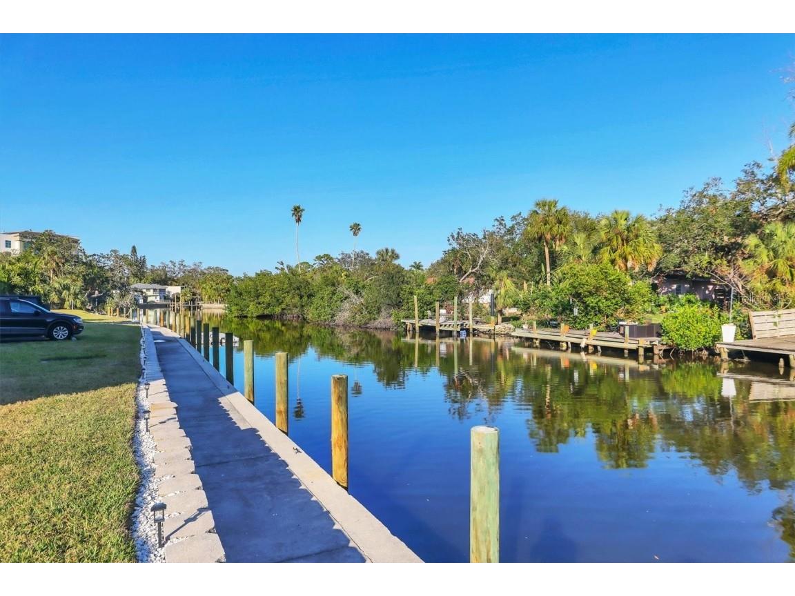 2124 N Tamiami Trail #109 Sarasota FL 34234 A4672257 image17