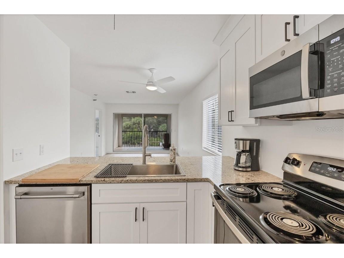 2124 N Tamiami Trail #109 Sarasota FL 34234 A4672257 image32