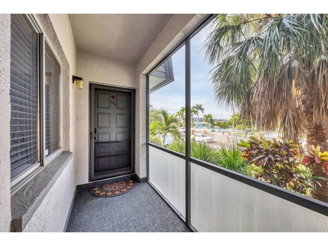 2124 N Tamiami Trail #109 Sarasota FL 34234 A4672257 image6