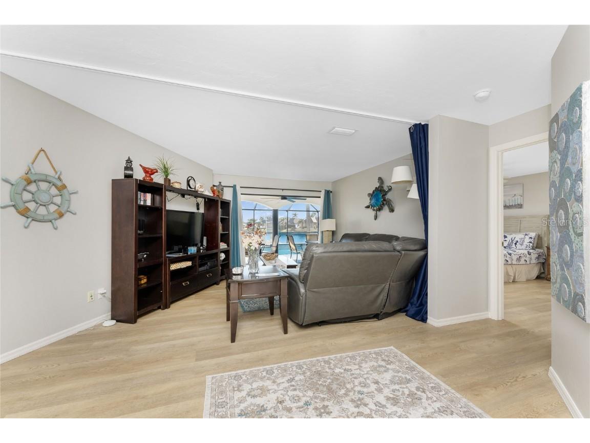 2124 Sw 49th Ter Cape Coral FL 33914 C7517778 image4