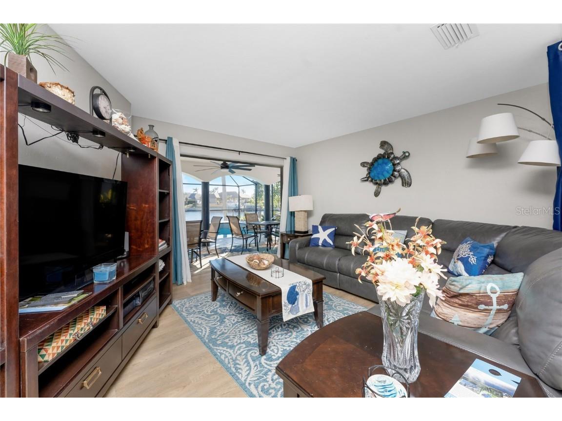 2124 Sw 49th Ter Cape Coral FL 33914 C7517778 image7