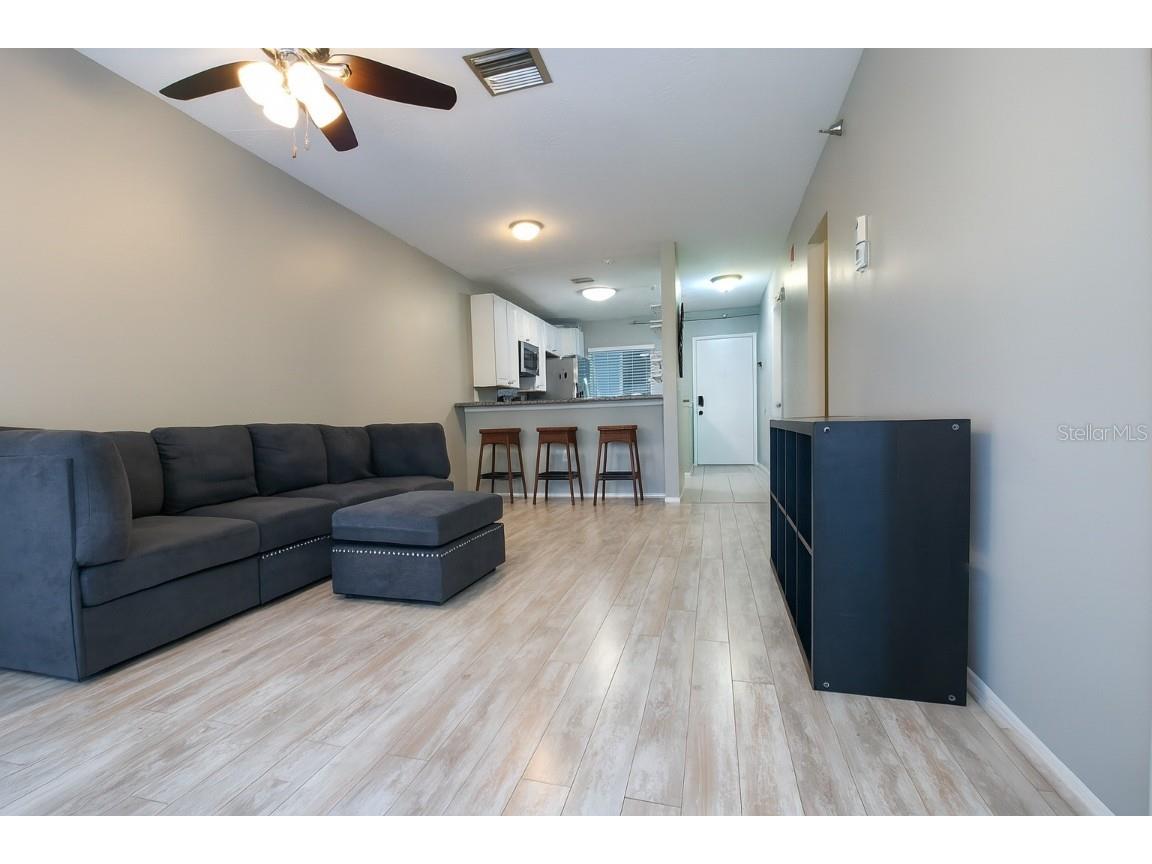 2124 Tamiami Trail #102 Sarasota FL 34234 A4667500 image1