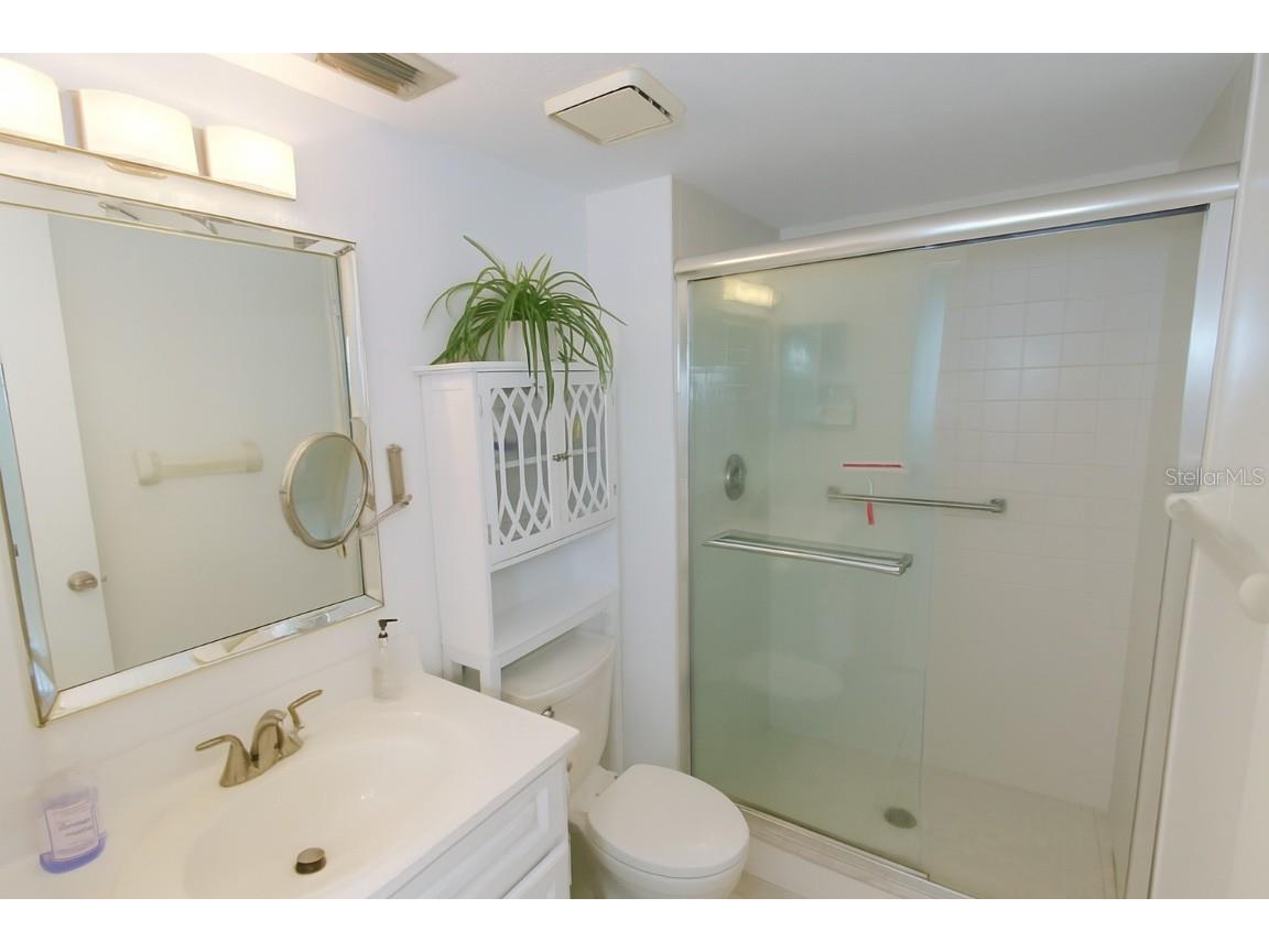 2124 Tamiami Trail #102 Sarasota FL 34234 A4667500 image5