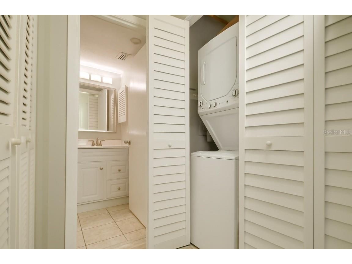 2124 Tamiami Trail #102 Sarasota FL 34234 A4667500 image8