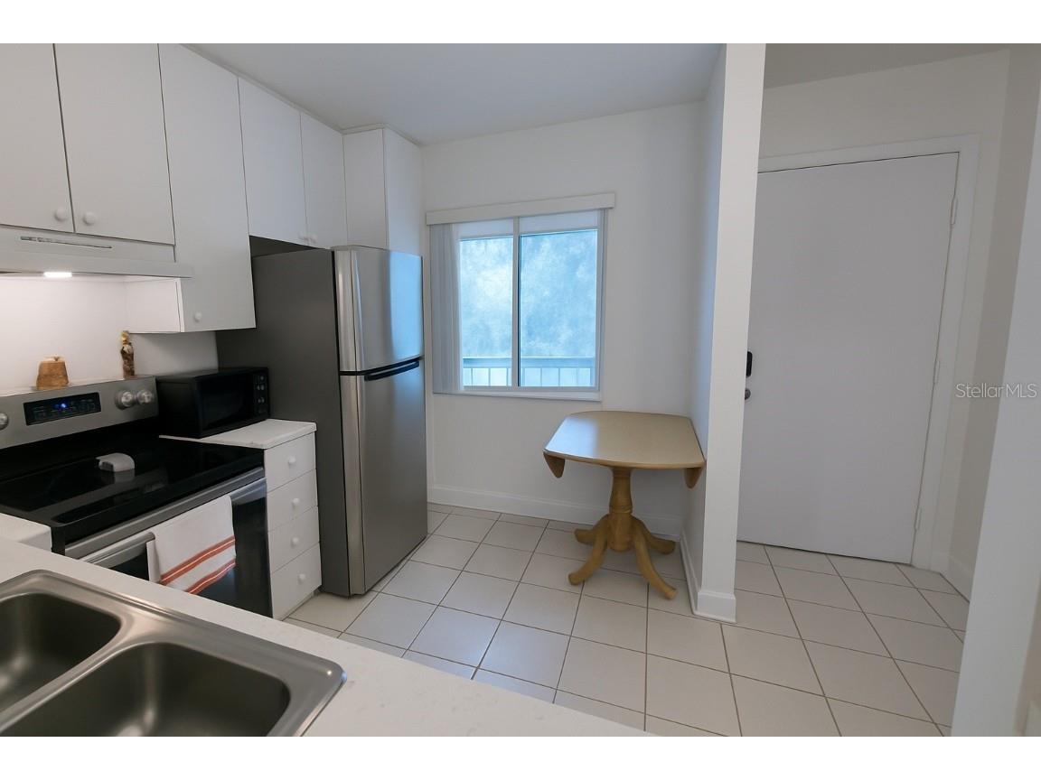 2124 Tamiami Trail #204 Sarasota FL 34234 A4668627 image9