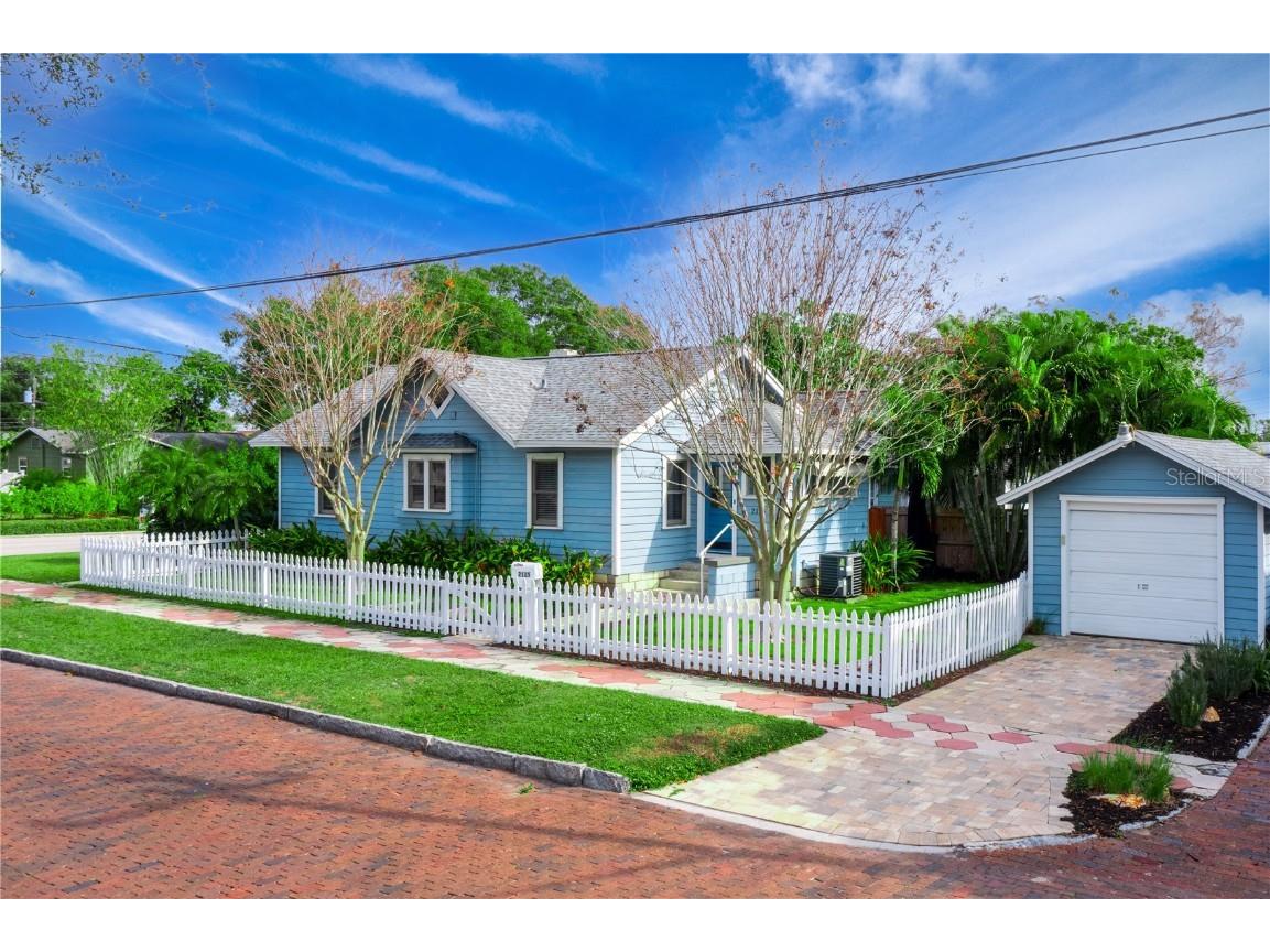 2125 8th Street N Saint Petersburg FL 33704 - Crescent U8178918 image1