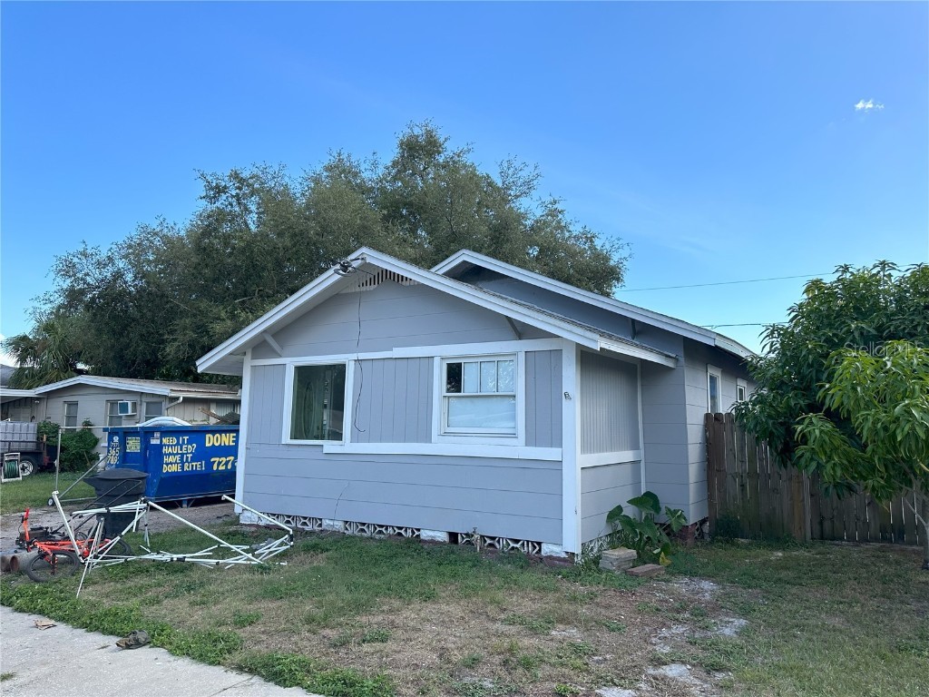 2126 43rd Avenue N Saint Petersburg FL 33714 U8216931 image1