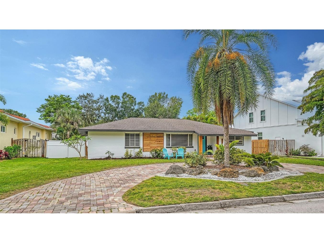 2126 Datura Street Sarasota FL 34239 A4572742 image1