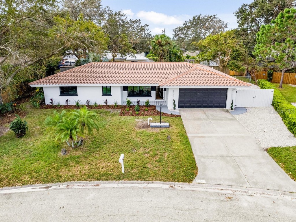2126 Tetlow Place Sarasota FL 34239 U8179367 image1