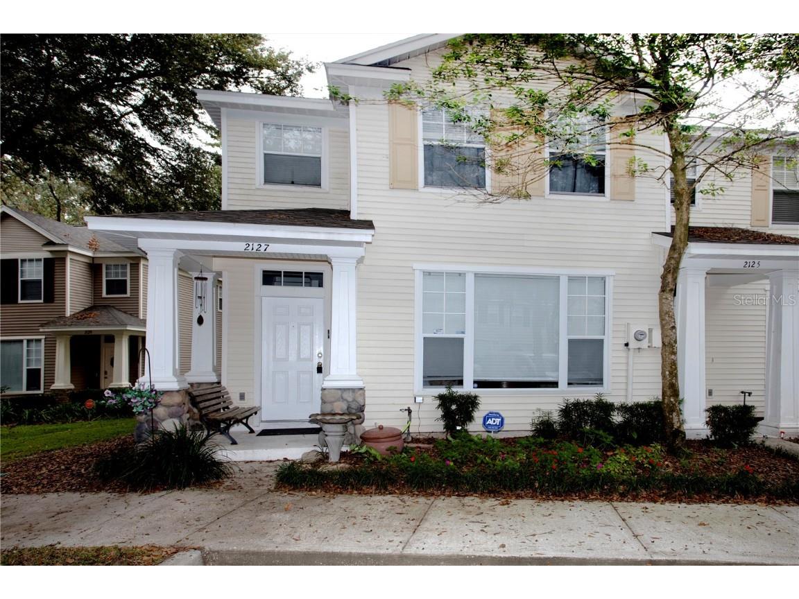 2127 Golden Oak Lane Valrico FL 33594 T3413475 image1