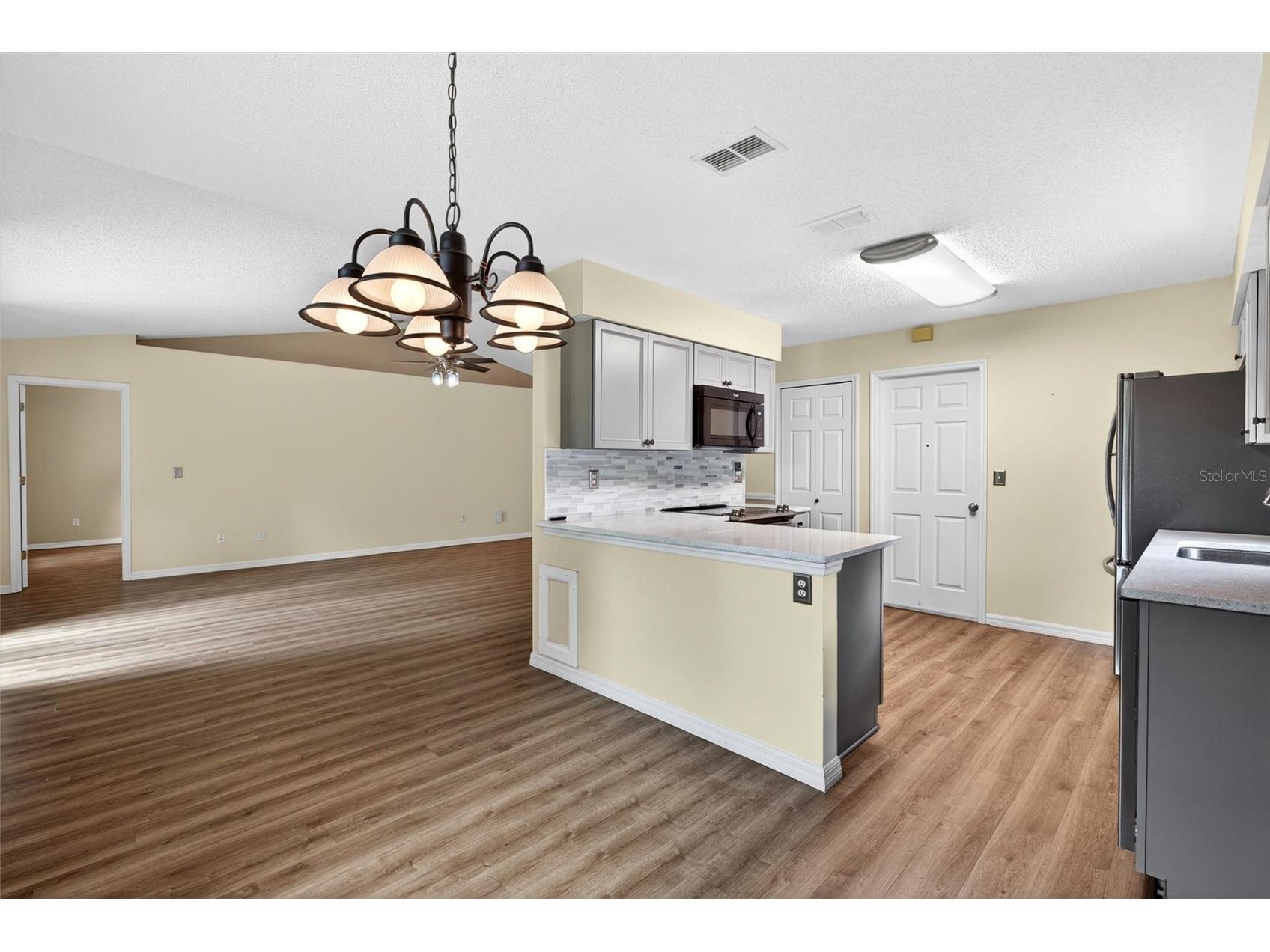 2127 King Richards Court Orange City FL 32763 V4949357 image8