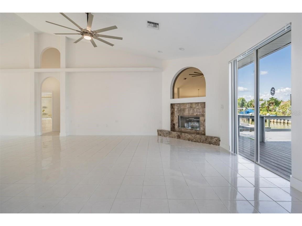 2127 Lagoon Drive Dunedin FL 34698 TB8402530 image15