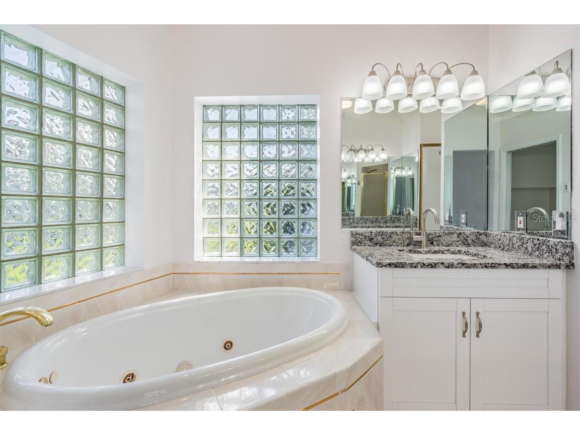 2127 Lagoon Drive Dunedin FL 34698 TB8402530 image19