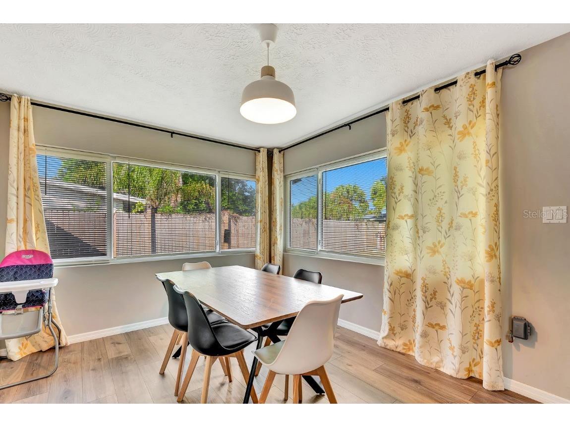 2127 Lee Lane Sarasota FL 34231 A4676387 image15