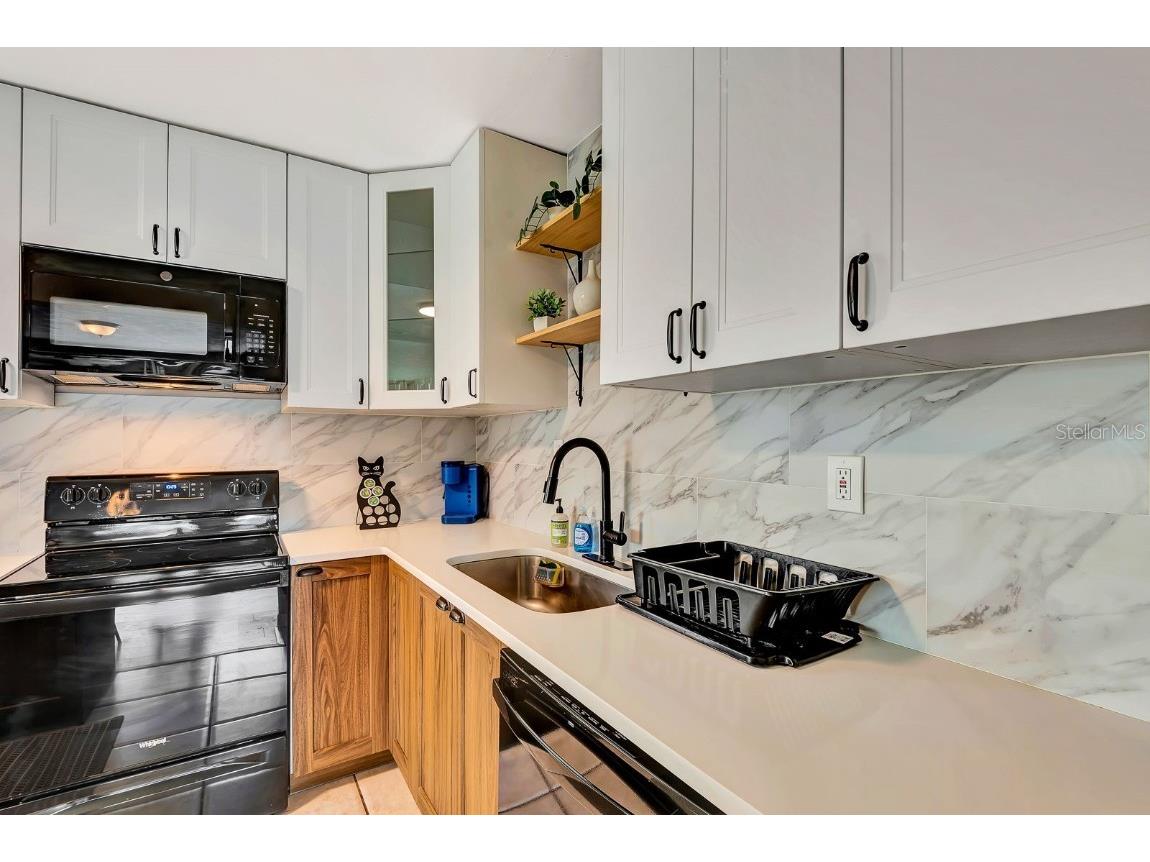 2127 Lee Lane Sarasota FL 34231 A4676387 image17