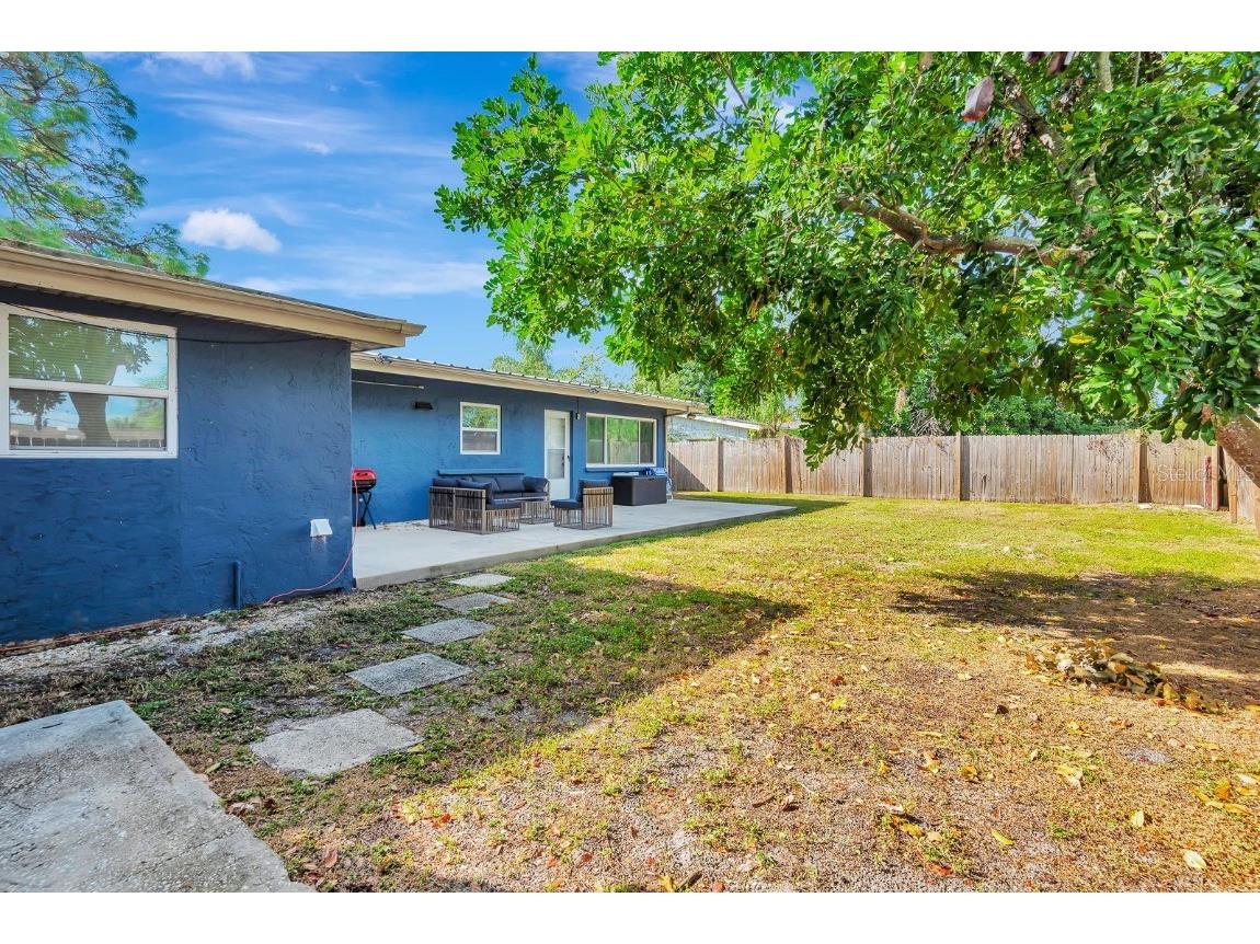 2127 Lee Lane Sarasota FL 34231 A4676387 image35