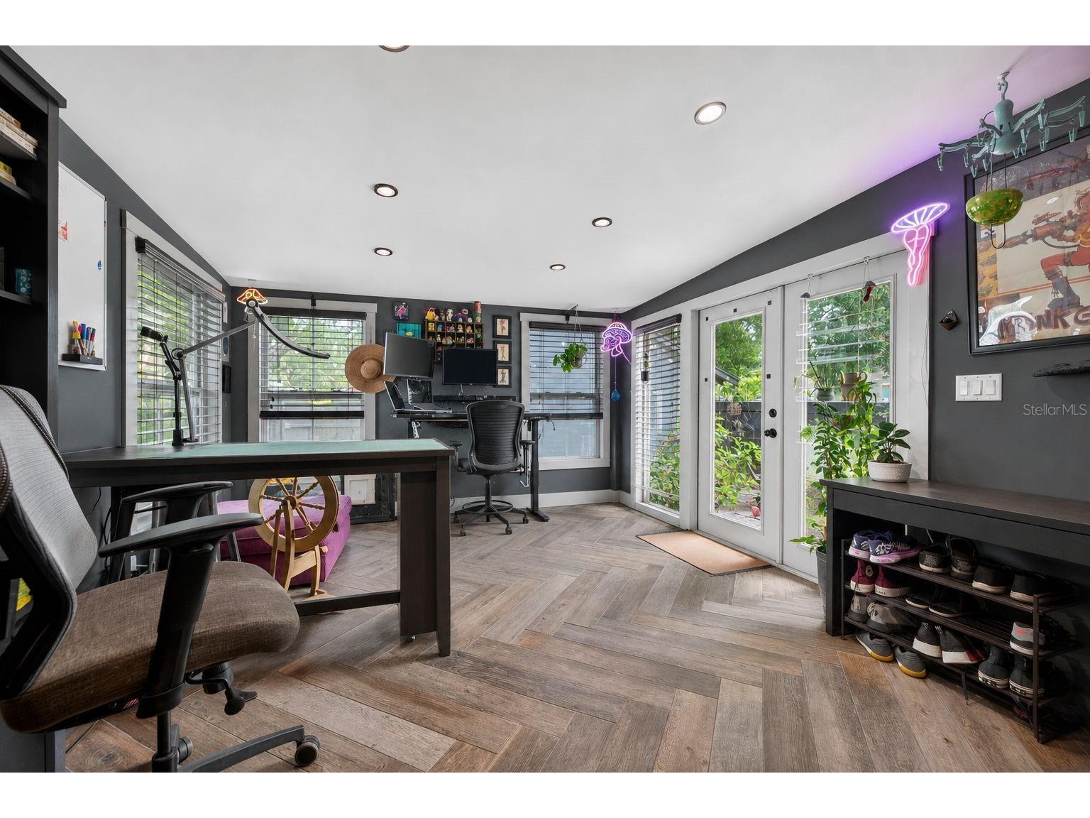 2128 5th Avenue N Saint Petersburg FL 33713 TB8517632 image11