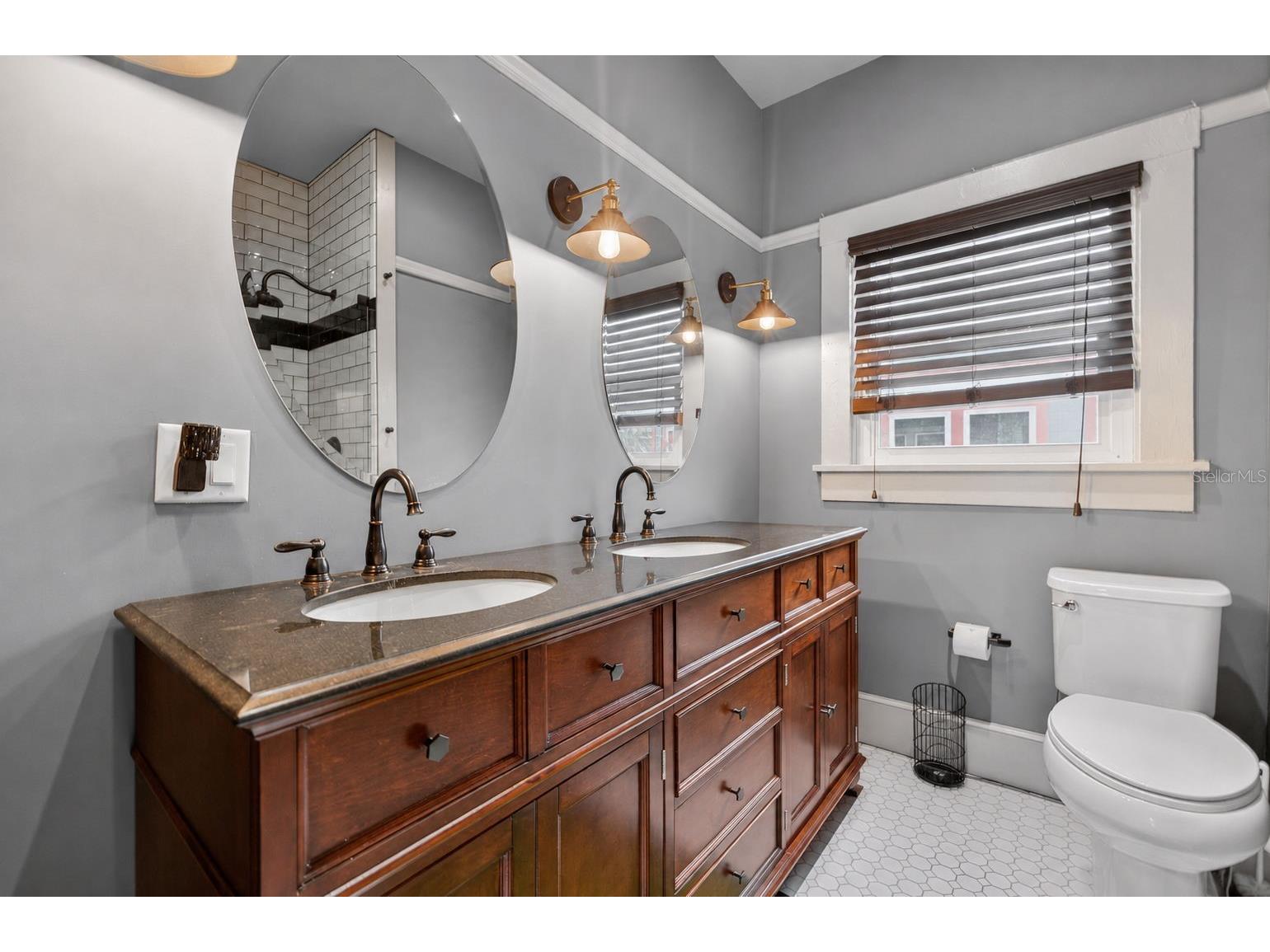 2128 5th Avenue N Saint Petersburg FL 33713 TB8517632 image12