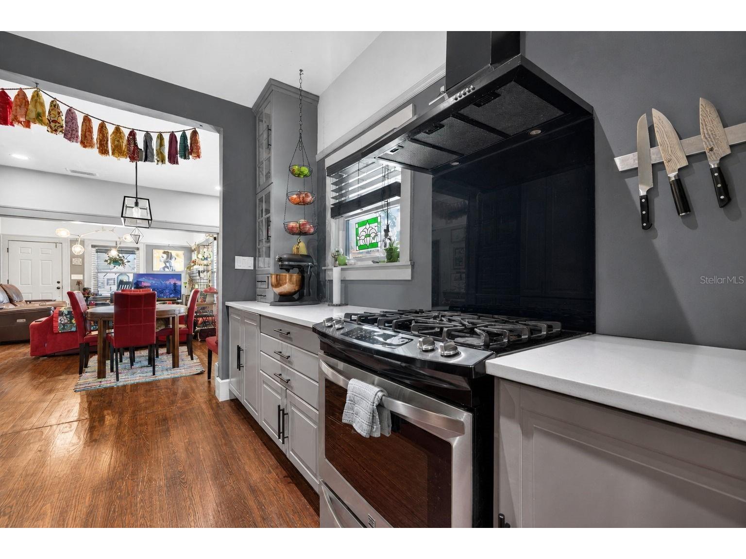 2128 5th Avenue N Saint Petersburg FL 33713 TB8517632 image9