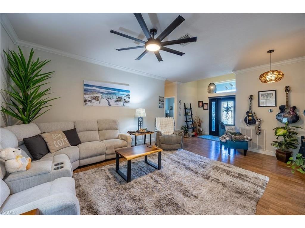 2128 Cape Heather Circle Cape Coral FL 33991 C7525362 image4