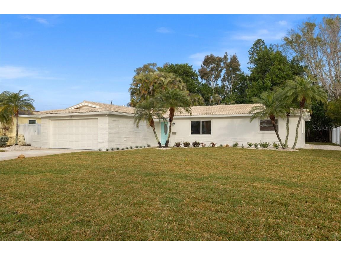 2129 Montana Avenue NE Saint Petersburg FL 33703 U8231047 image1