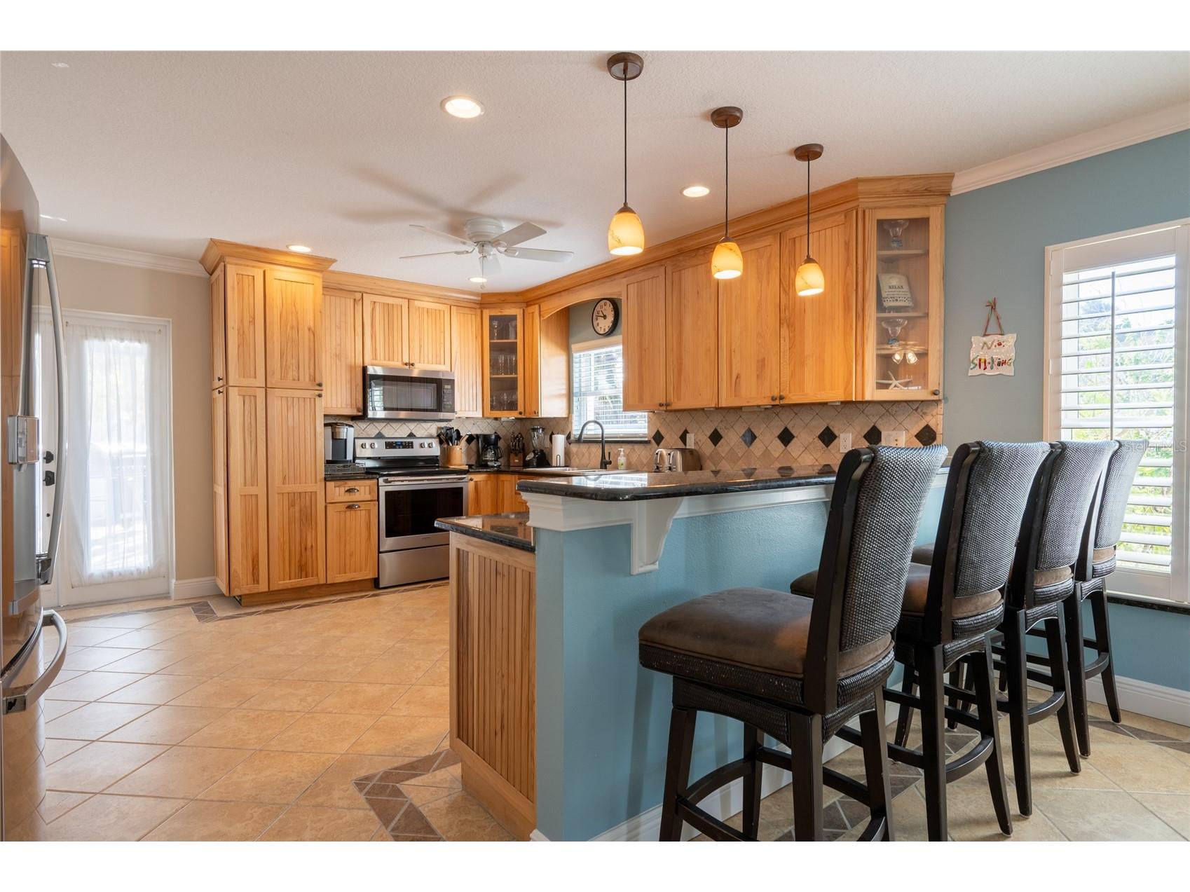 213 75th Street Holmes Beach FL 34217 A4673233 image8