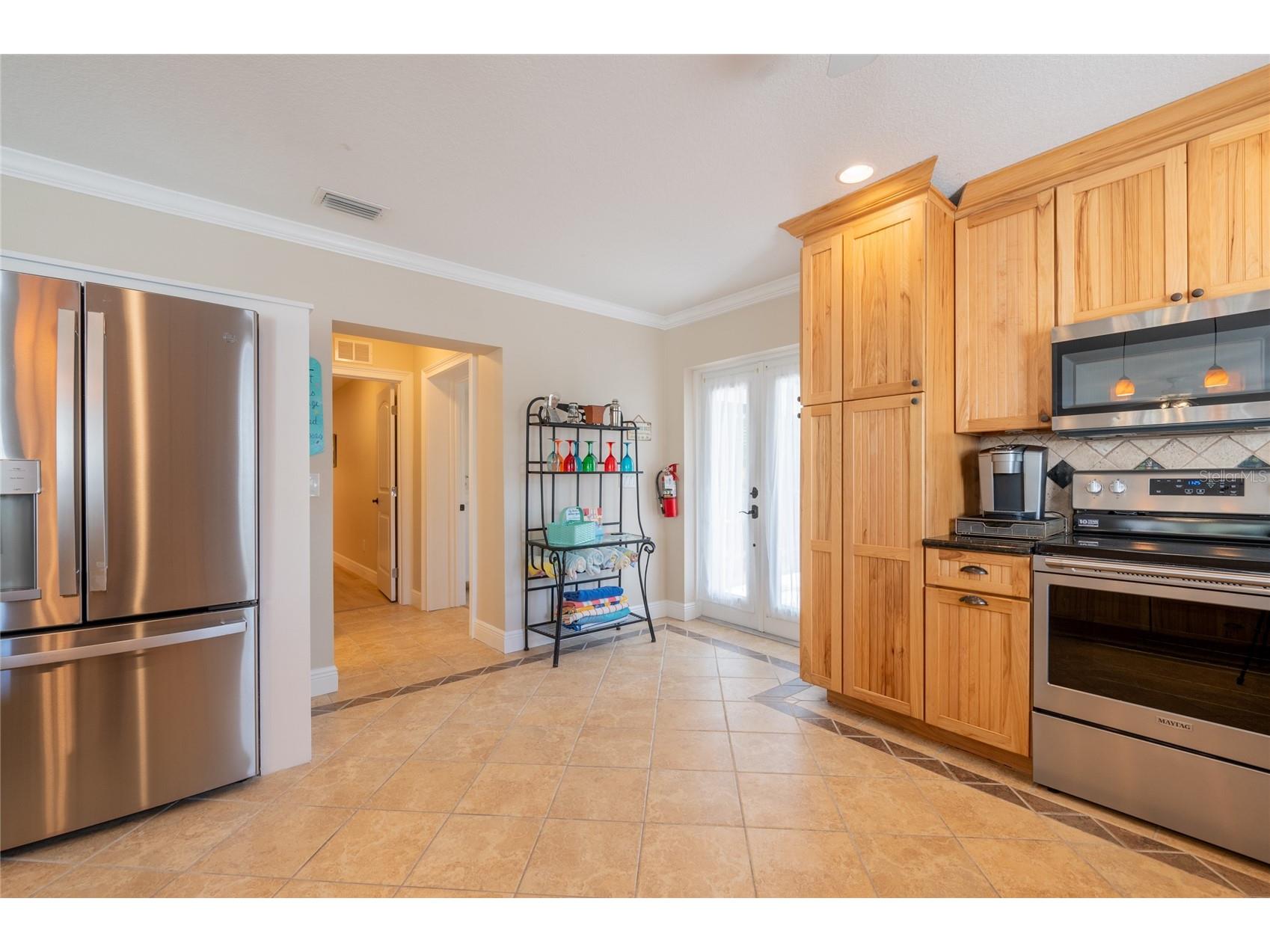 213 75th Street Holmes Beach FL 34217 A4673233 image9