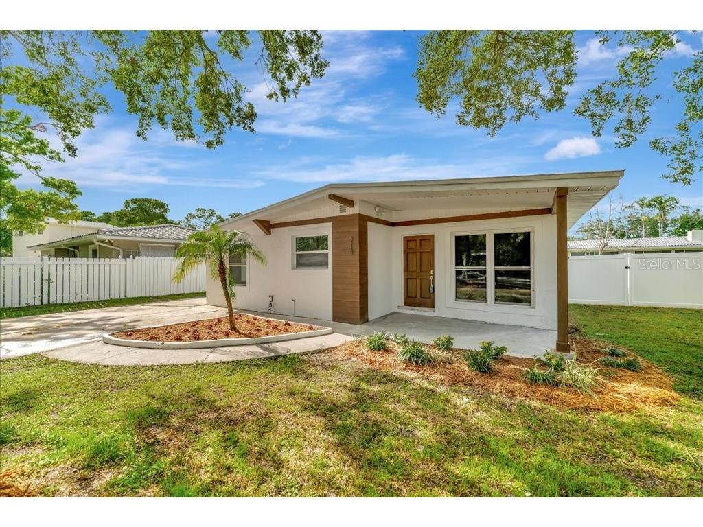 213 89th Avenue NE Saint Petersburg FL 33702 U8241943 image1